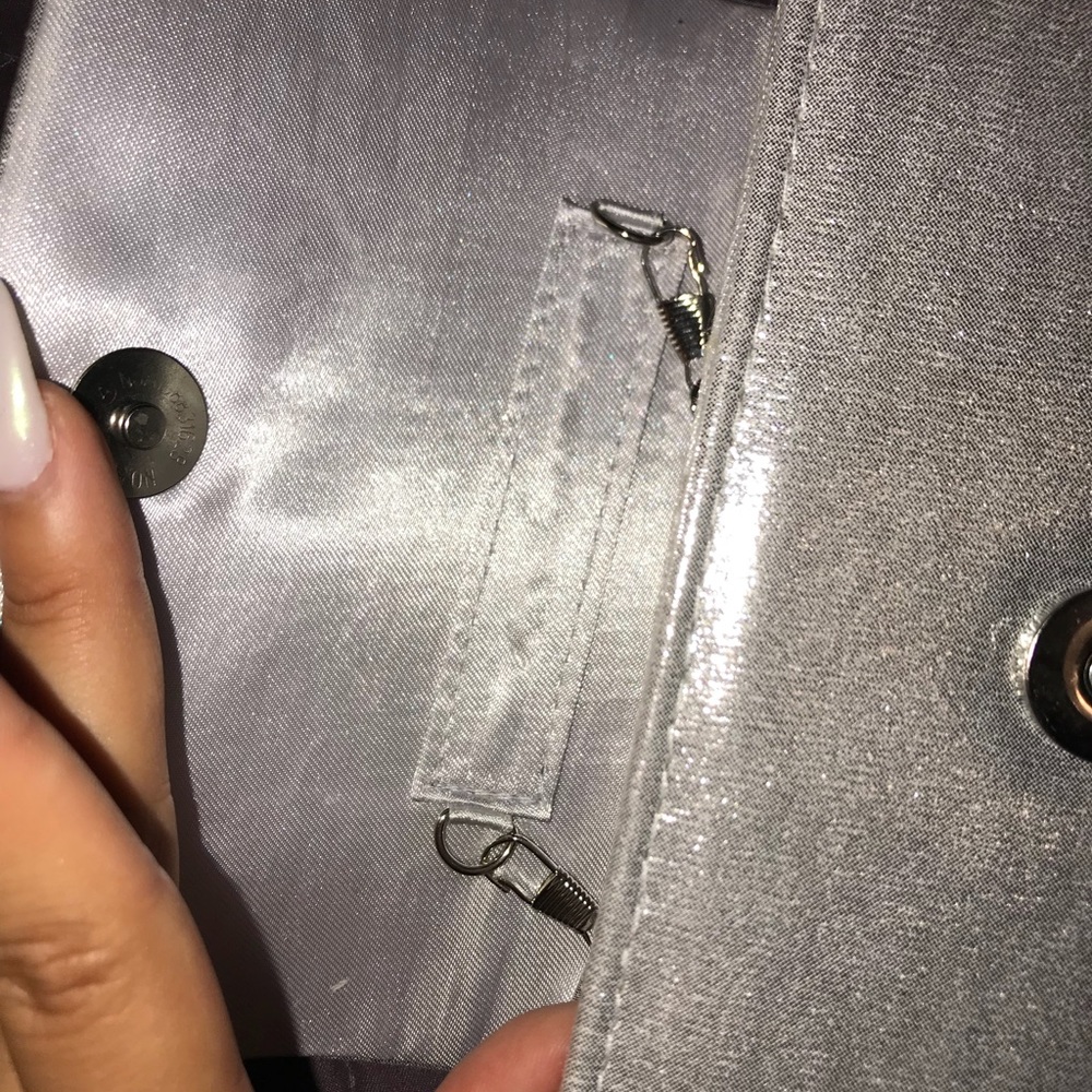 Silver Clutch - Picture 4 of 5